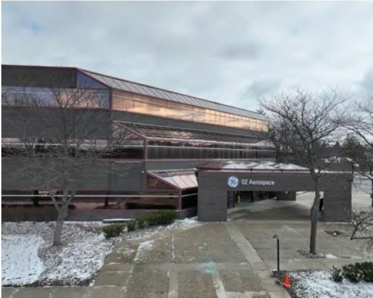 More Photos Of 3290 Patterson Ave SE, Grand Rapids Research And Development For Sale