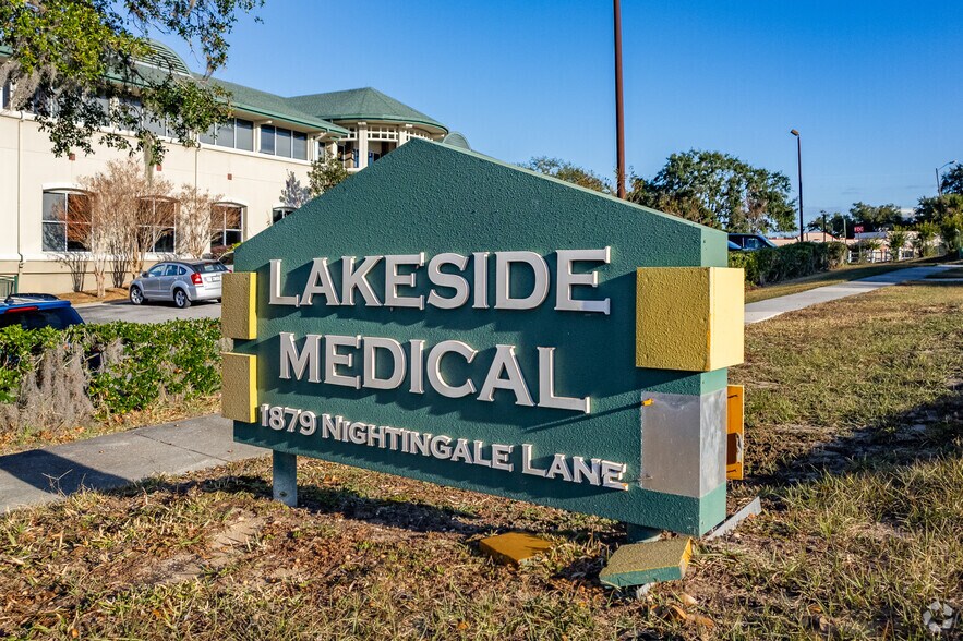 More Photos Of 1879 Nightingale Ln, Tavares Medical For Sale
