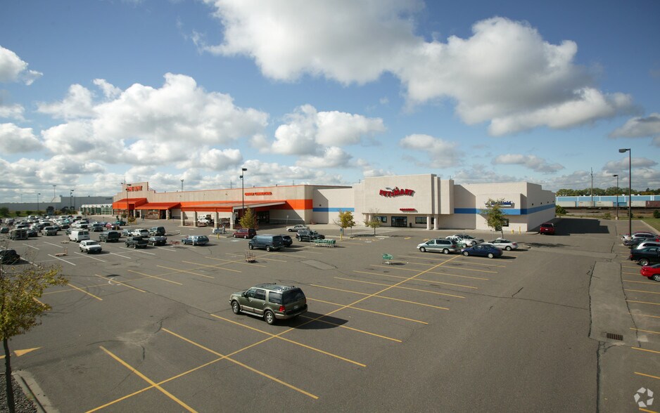 More Photos Of 5660 NE Main St, Fridley Freestanding For Lease