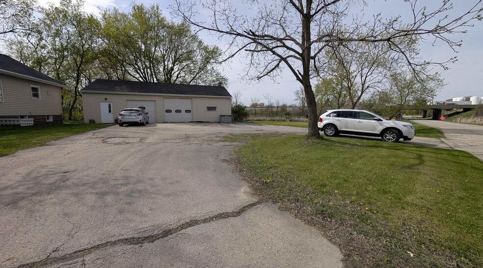More Photos Of 1251 Maloney Rd, Kaukauna Office For Sale