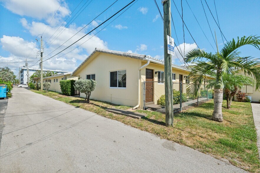 More Photos Of 1201 S Federal Hwy, Hollywood Hotel For Sale