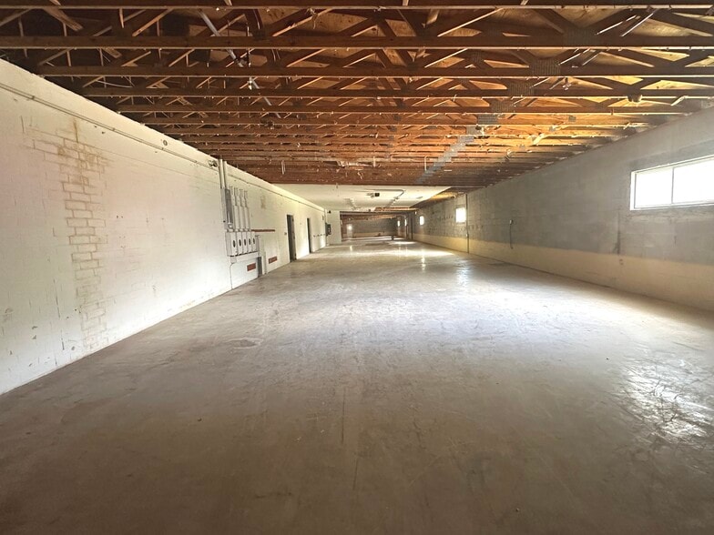 More Photos Of 865 W New York Ave, Deland Freestanding For Sale