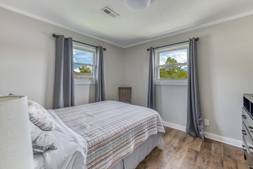 More Photos Of 1300 Holyoke St, Kingsport Apartments For Sale