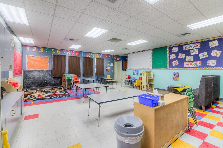 More Photos Of 909 N 21st Ave, Yakima Daycare Center For Sale