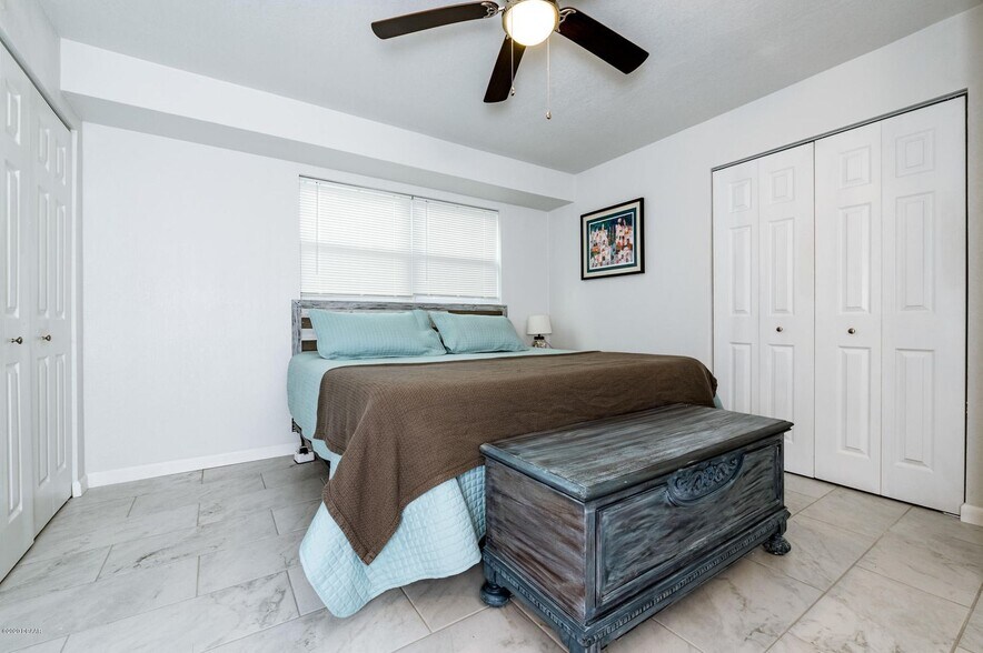 More Photos Of 112 N Peninsula Dr, Daytona Beach Apartments For Sale
