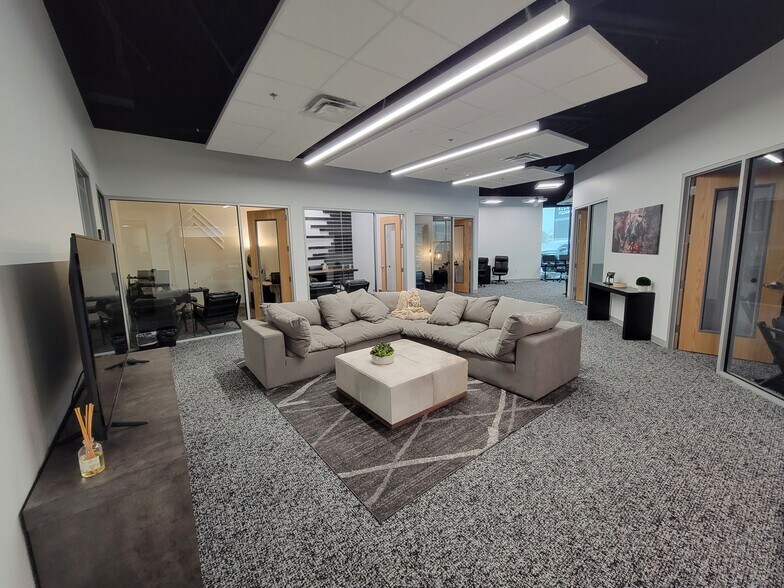 More Photos Of 1971 W 700 N, Lindon Office For Lease