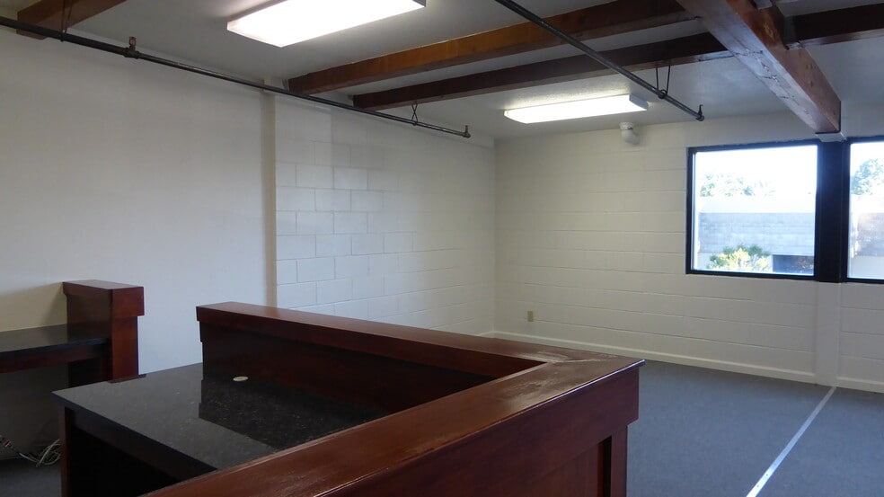 More Photos Of 34 Union Way, Vacaville Flex For Lease
