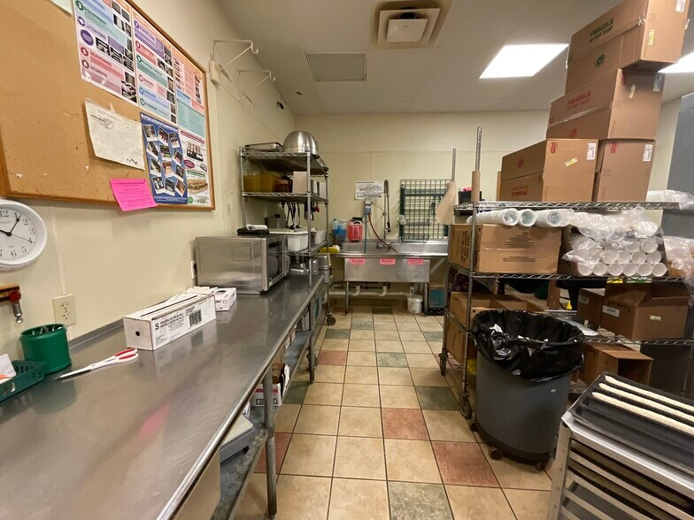 More Photos Of 615 Main St, Westbrook Fast Food For Sale