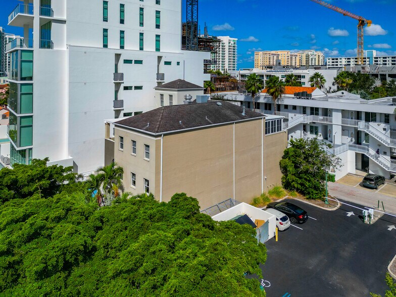 More Photos Of 1345 2nd St, Sarasota Office Residential For Sale