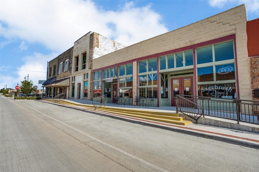 Primary Photo Of 1020 Halsell St, Bridgeport Flex For Sale