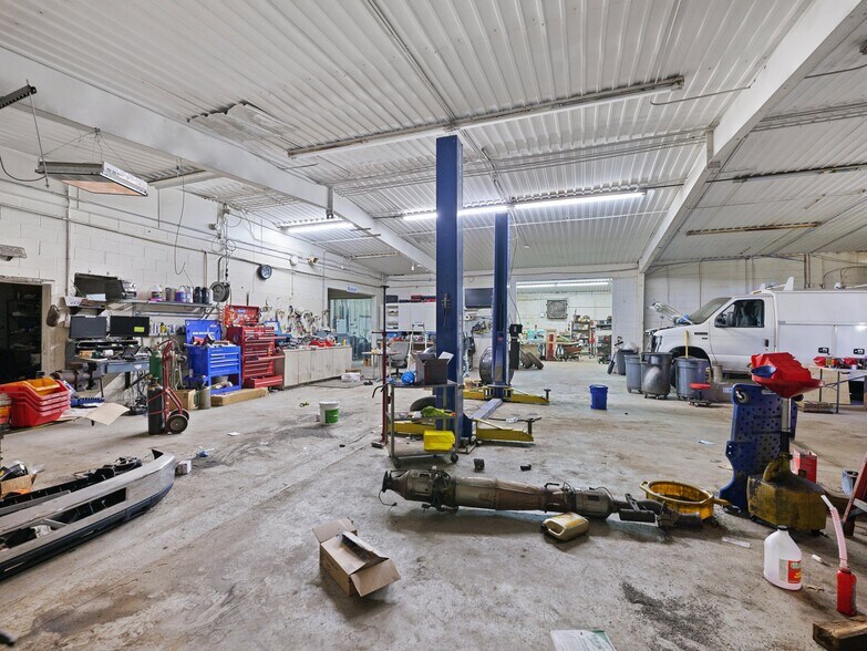 More Photos Of 2567 Athens Hwy, Gainesville Warehouse For Lease