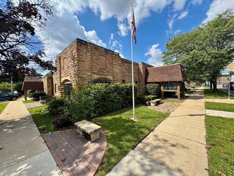 Primary Photo Of 251 N Center St, Joliet Assisted Living For Sale