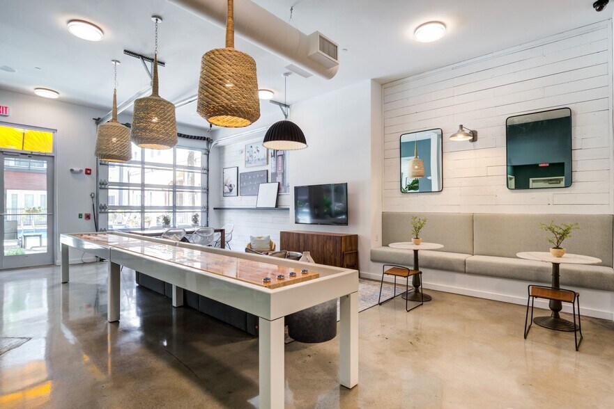 More Photos Of 725-735 Coleman Blvd, Mount Pleasant Apartments For Lease