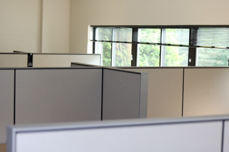 More Photos Of 14 Fields Ln, Brewster Village Manufacturing For Lease