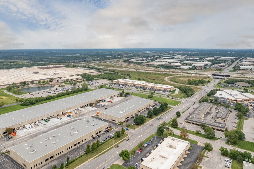 More Photos Of 10542-10556 Lackman Rd, Lenexa Warehouse For Lease