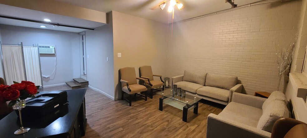 More Photos Of 5520 Military Pky, Dallas Industrial For Sale