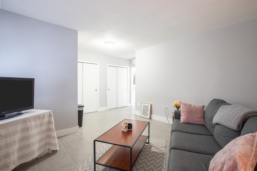 More Photos Of 13201 Memorial Hwy, North Miami Apartments For Sale