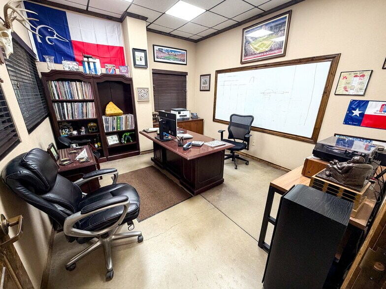 More Photos Of 1010 S FM 1788, Midland Service For Lease