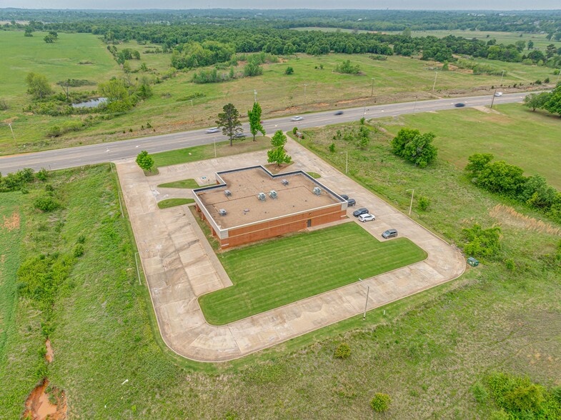More Photos Of 15679 NE 23rd St, Choctaw Medical For Sale