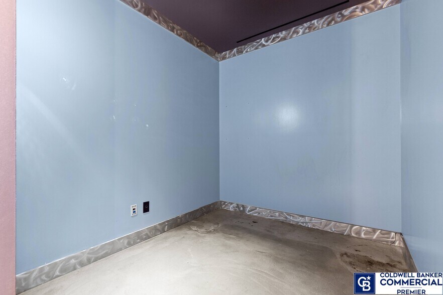 More Photos Of 4381 W Flamingo Rd, Las Vegas Hotel For Lease