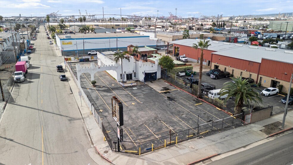 More Photos Of 1500 W Pacific Coast Hwy, Long Beach Carwash For Sale