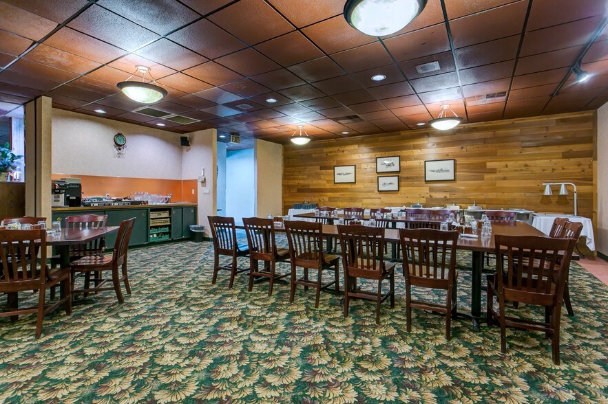 More Photos Of 710 S Columbia Ave, Connell Restaurant For Sale