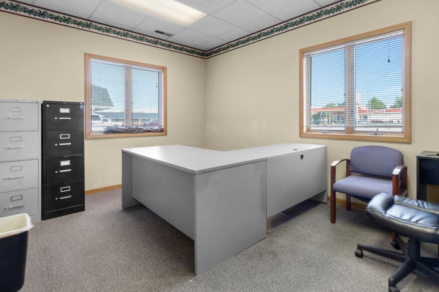 More Photos Of 1105 W Main St, Greenfield Office For Sale