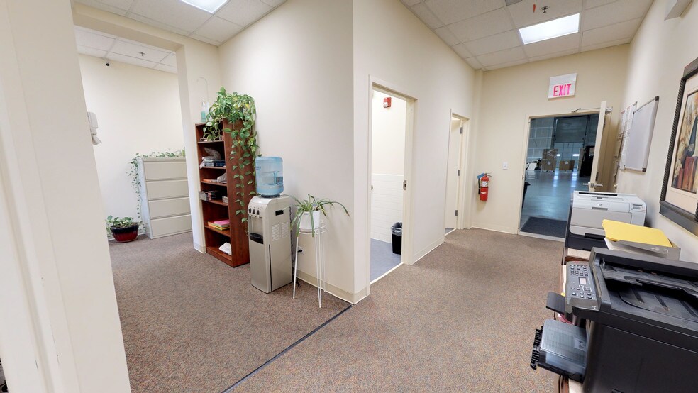 More Photos Of 150 Kendall Point Dr, Oswego Manufacturing For Lease