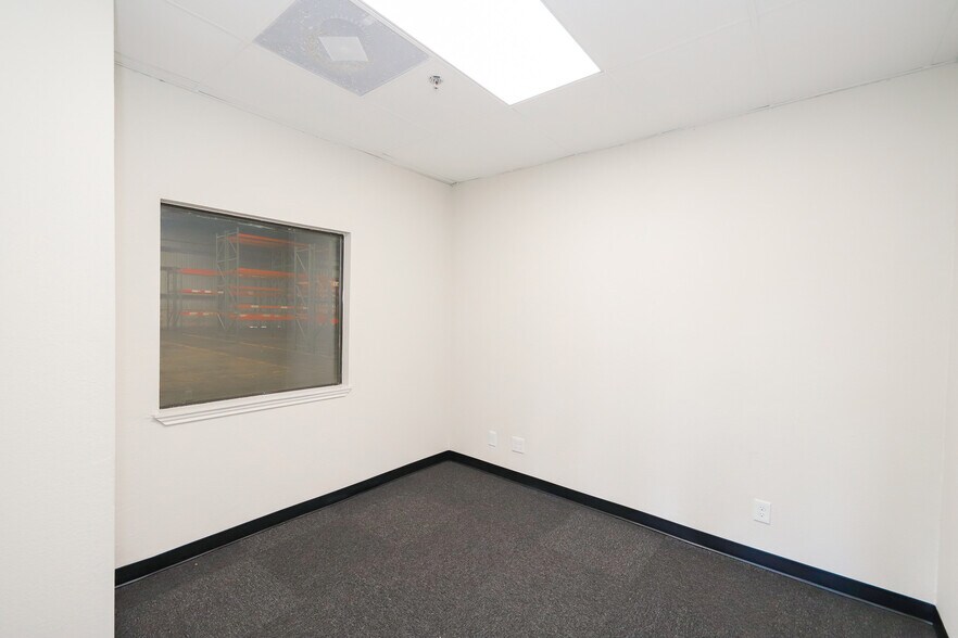 More Photos Of 14415 Import Rd, Laredo Warehouse For Sale