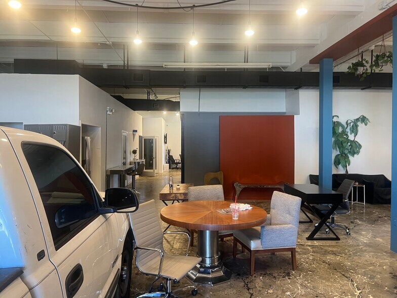 More Photos Of 6444 NE 4th Ave, Miami Warehouse For Sale