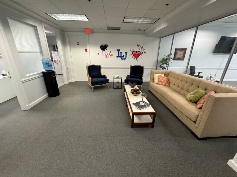 More Photos Of 301 E Yamato Rd, Boca Raton Office For Lease