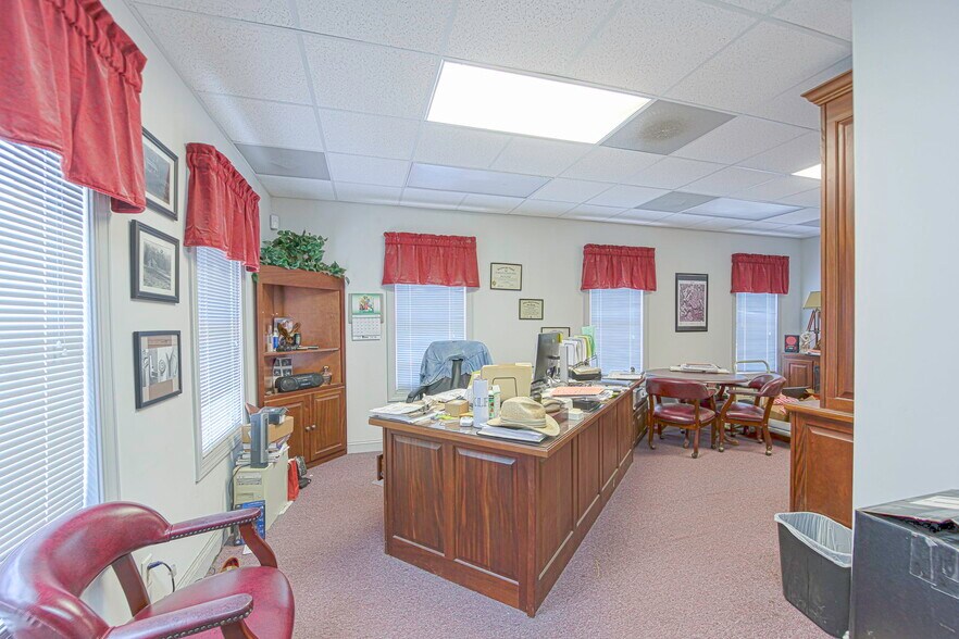 More Photos Of 10310 Memory Ln, Chesterfield Office For Sale