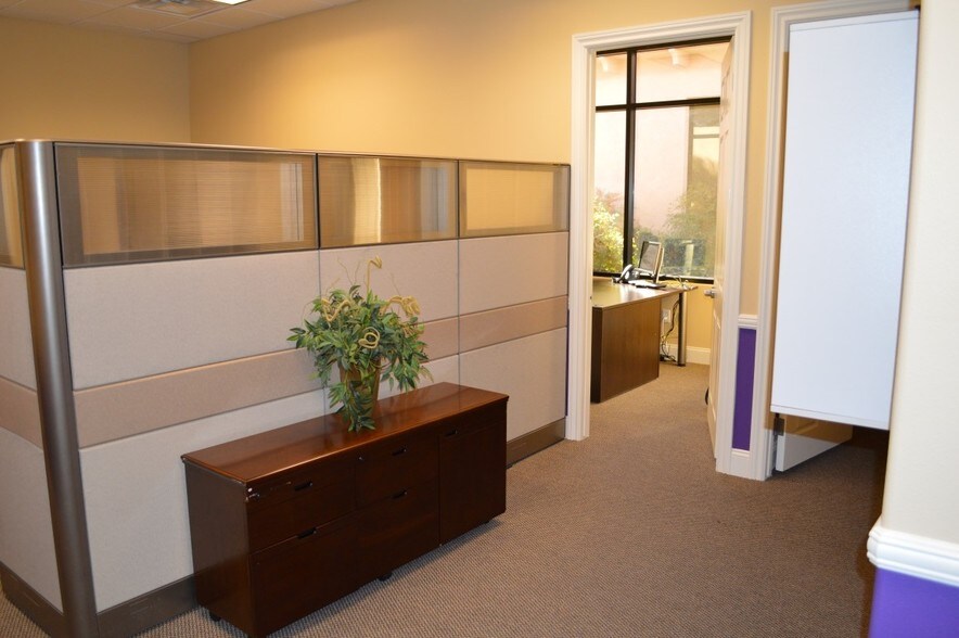 More Photos Of 2820 S Jones Blvd, Las Vegas Office For Sale
