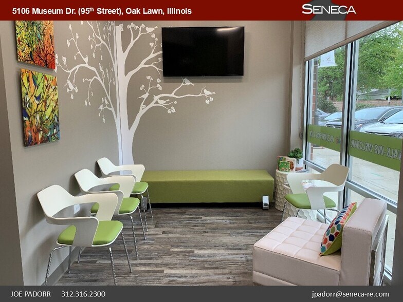 More Photos Of 5100-5116 Museum Dr, Oak Lawn General Retail For Lease