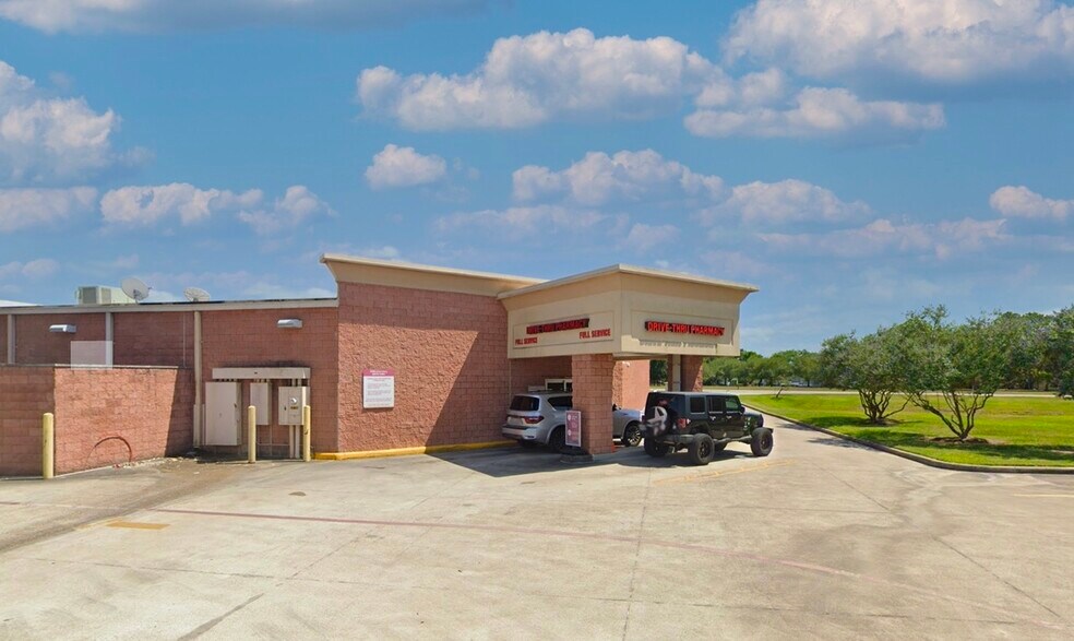 More Photos Of 601 Loop 274 Rd, Angleton Drugstore For Sale