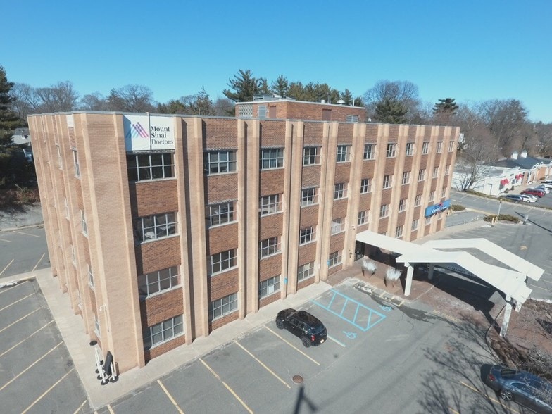 More Photos Of 1615 Northern Blvd, Manhasset Office For Lease