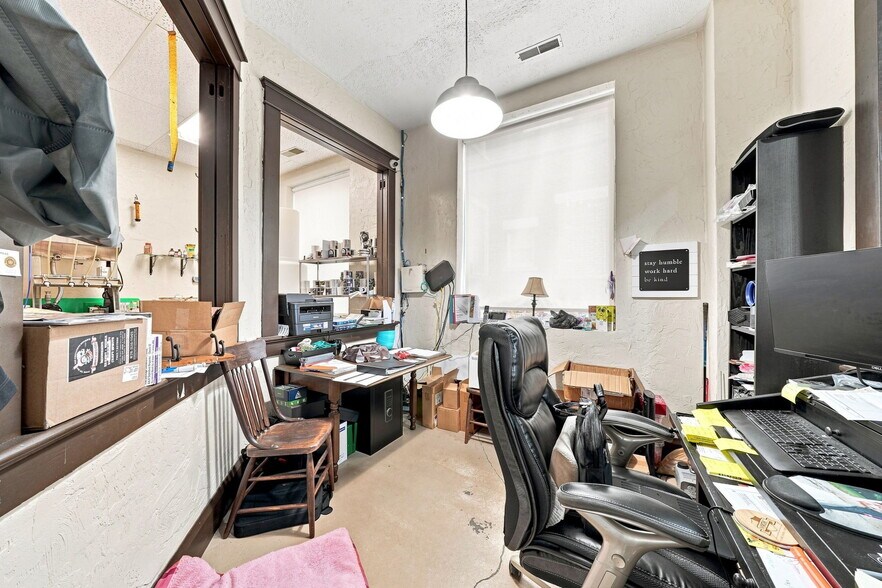 More Photos Of 68 W Maiden St, Washington Freestanding For Sale