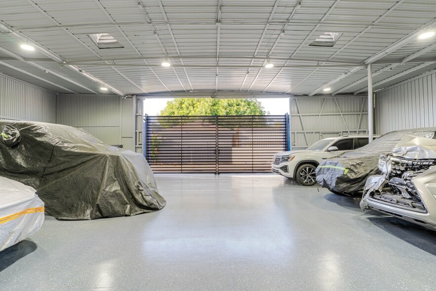 More Photos Of 11635-11637 Tuxford St, Sun Valley Warehouse For Sale