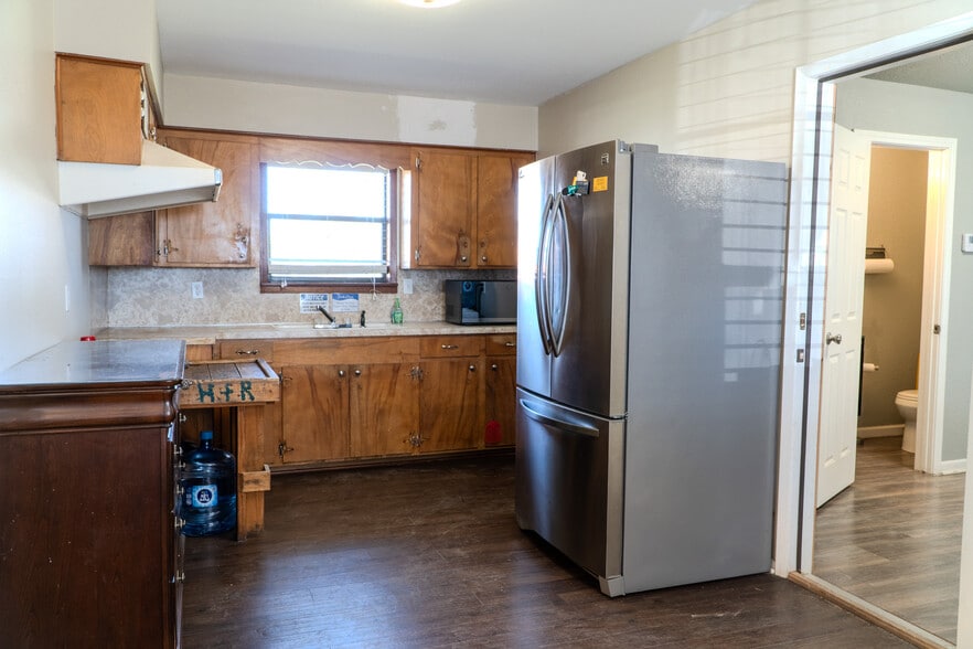 More Photos Of 4959 US-90, Alleyton Office For Sale