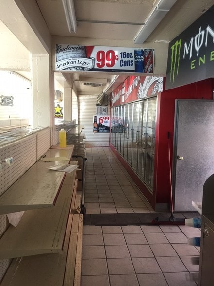 More Photos Of 21-31 W Army St, Henderson Storefront For Sale