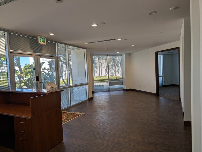 More Photos Of 27002 Vista Terrace, Lake Forest Manufacturing For Lease