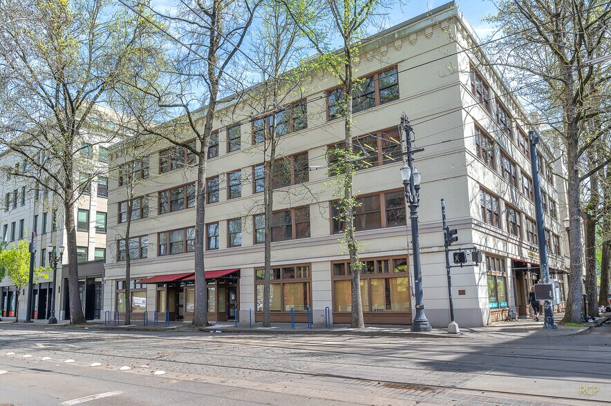 Primary Photo Of 75 NW Couch St, Portland Medical For Lease