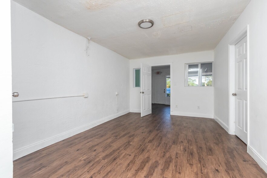 More Photos Of 1311-1401 S Dixie Hwy E, Pompano Beach Freestanding For Lease