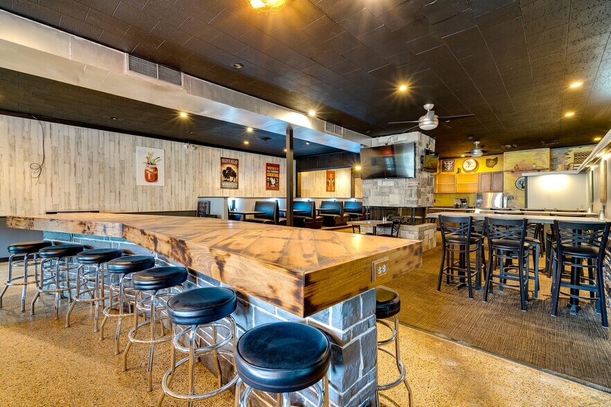 More Photos Of 108-111 W Main St, Medway Restaurant For Sale