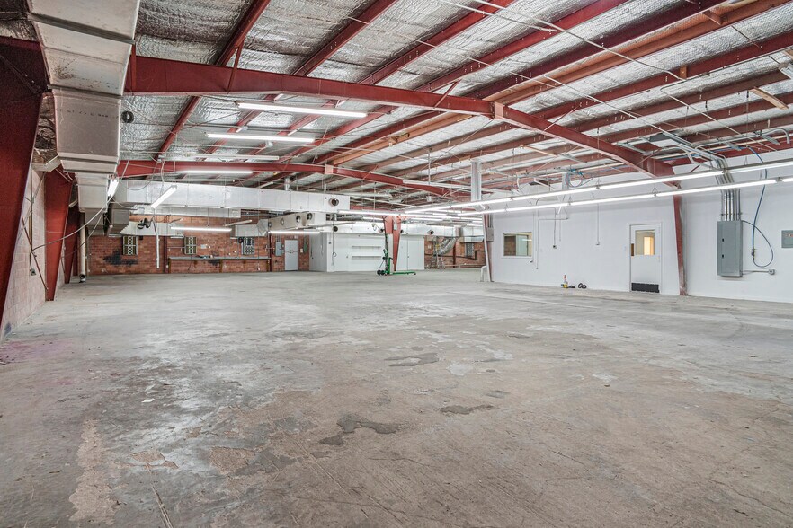 More Photos Of 8610 Botts Ln, San Antonio Freestanding For Lease