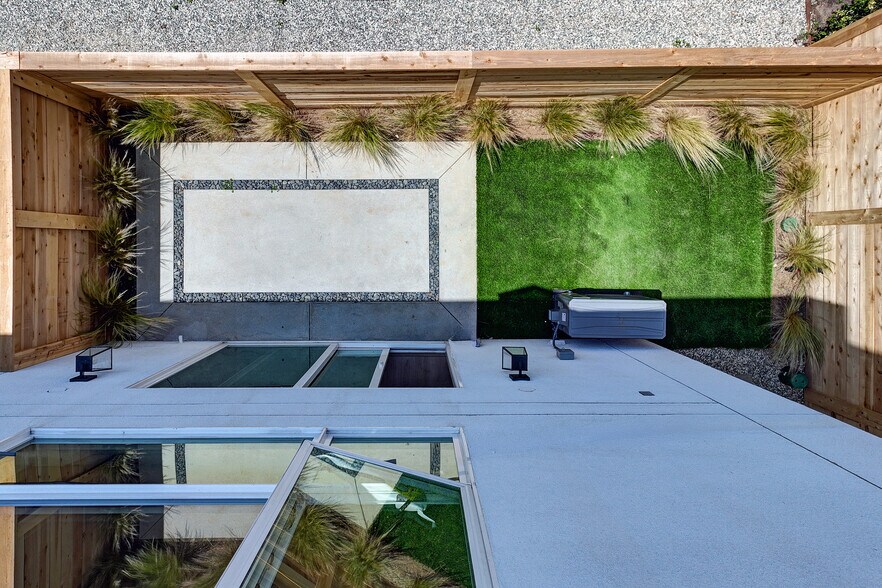 More Photos Of 1445-1447 S Redondo Blvd, Los Angeles Apartments For Sale