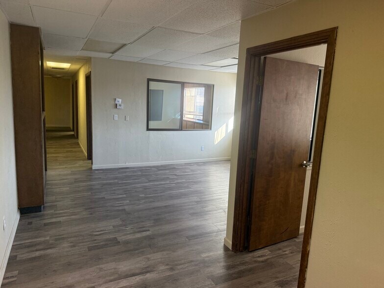 More Photos Of 2702-2714 Country Club Blvd, Stockton Unknown For Lease