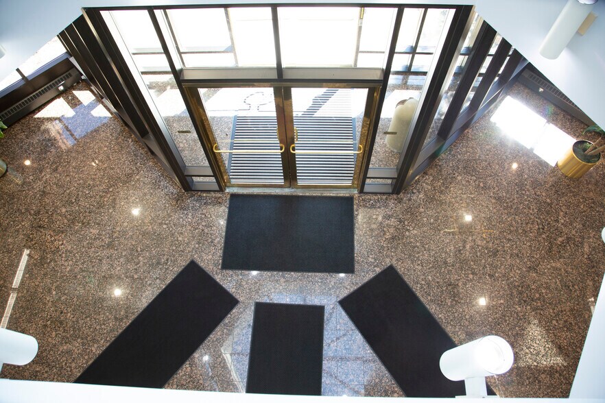 More Photos Of 100 S Shore Dr, East Haven Medical For Lease