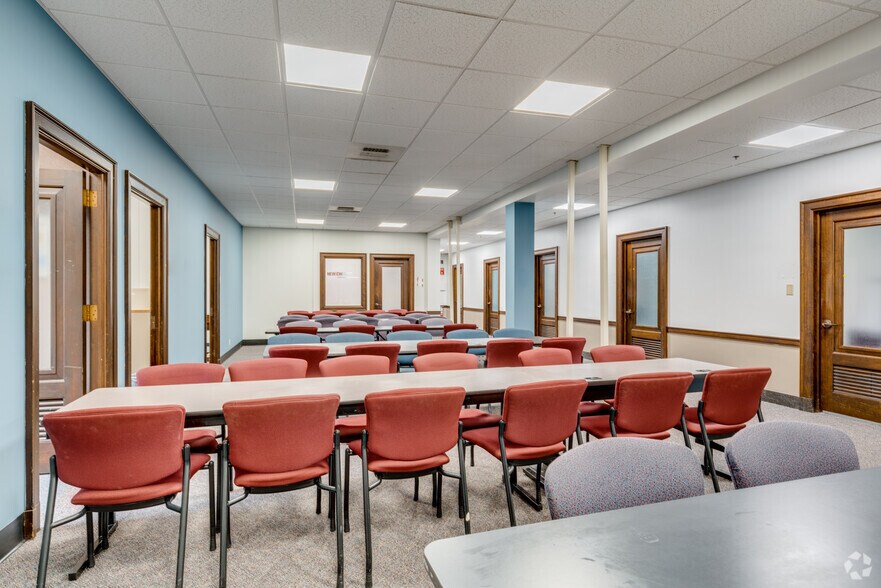 More Photos Of 313 W Liberty St, Lancaster Office For Lease