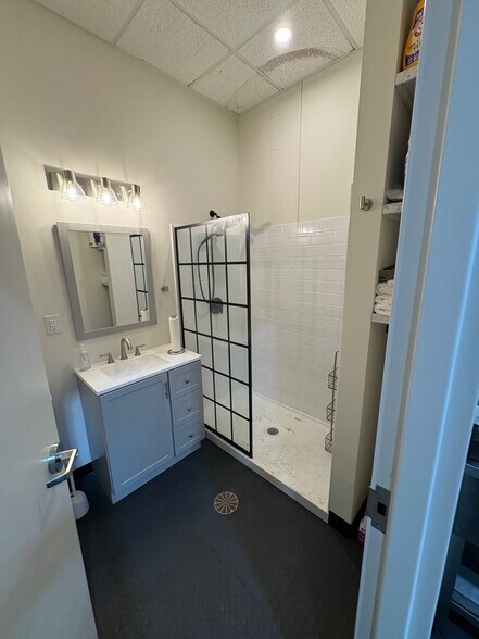 More Photos Of 3095 Soperton Dr, Bluffton Light Distribution For Sale